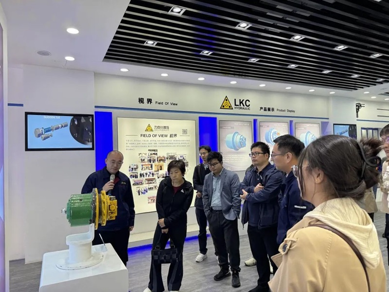 第七屆工程機械行業(yè)標準化工作會議暨2024年中國工程機械工業(yè)協會標準化工作委員會年會7.jpg